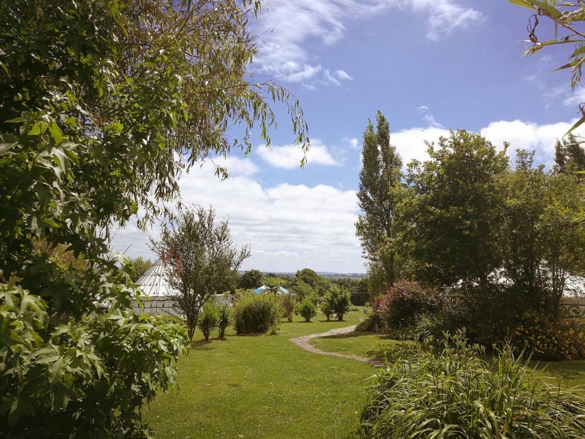 Hotel Au Bonheur Nomade Livry  Esterno foto